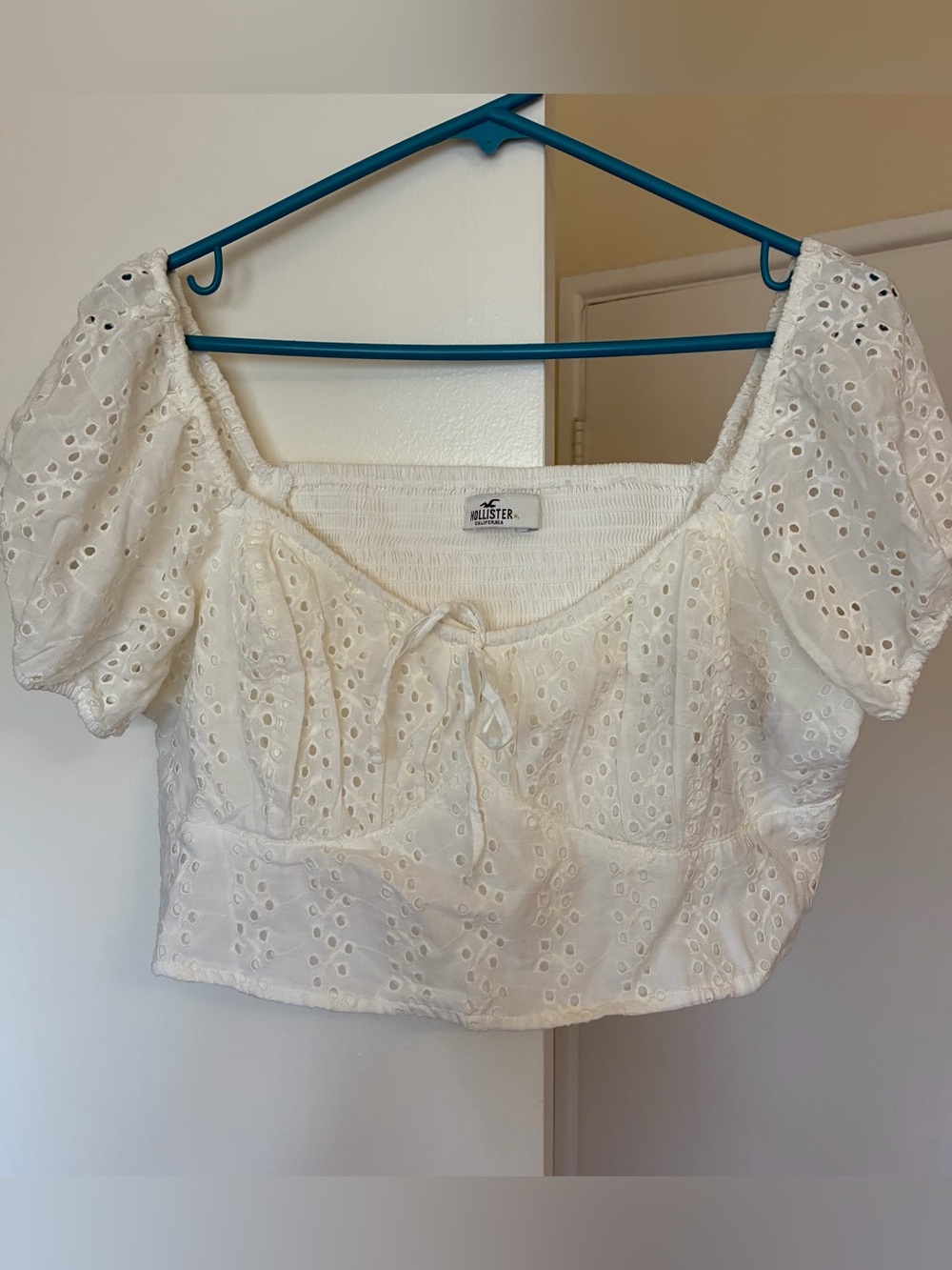 Hollister White Babydoll Eyelet Puff-Sleeve Crop Top XL